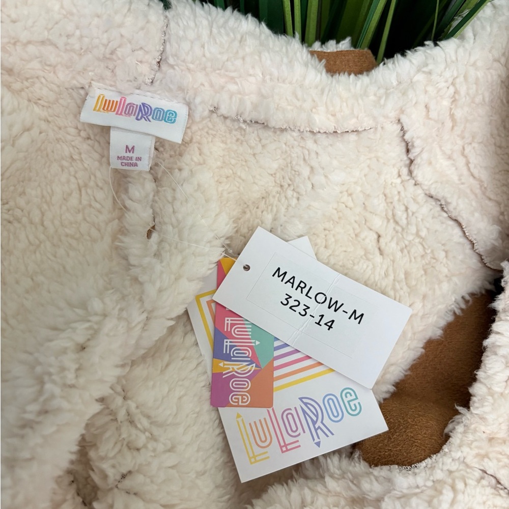 LuLaRoe Marlowe Vest - Picture 6 of 8